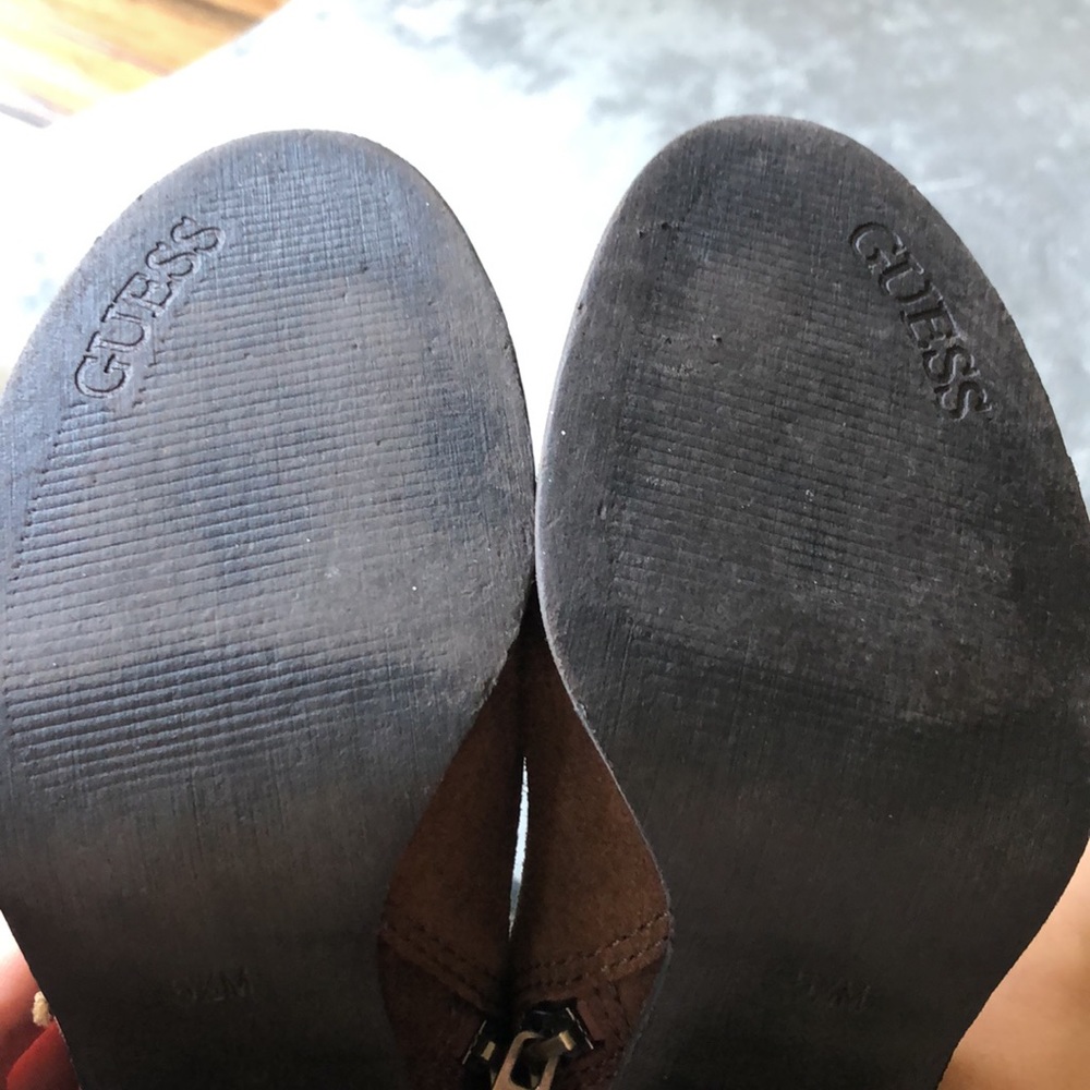 Guess boots. 🤎. Size 5.5 M - Picture 8 of 9